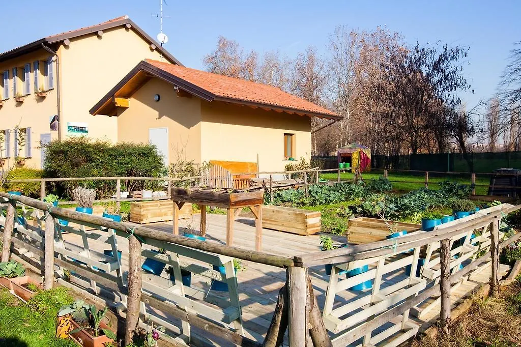 אכסניה הוסטל מילאנו Cascina Bellaria איטליה